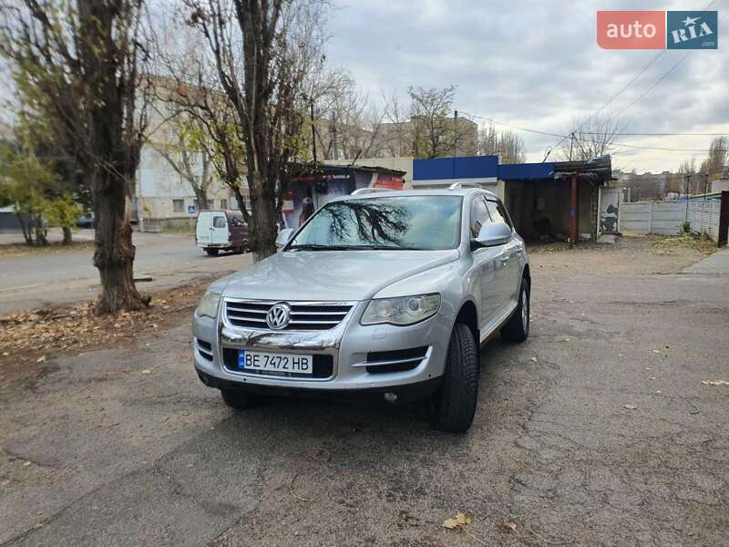 Внедорожник / Кроссовер Volkswagen Touareg 2008 в Николаеве
