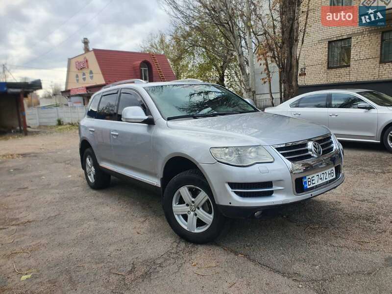 Внедорожник / Кроссовер Volkswagen Touareg 2008 в Николаеве