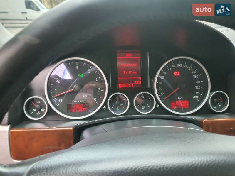 Внедорожник / Кроссовер Volkswagen Touareg 2008 в Николаеве