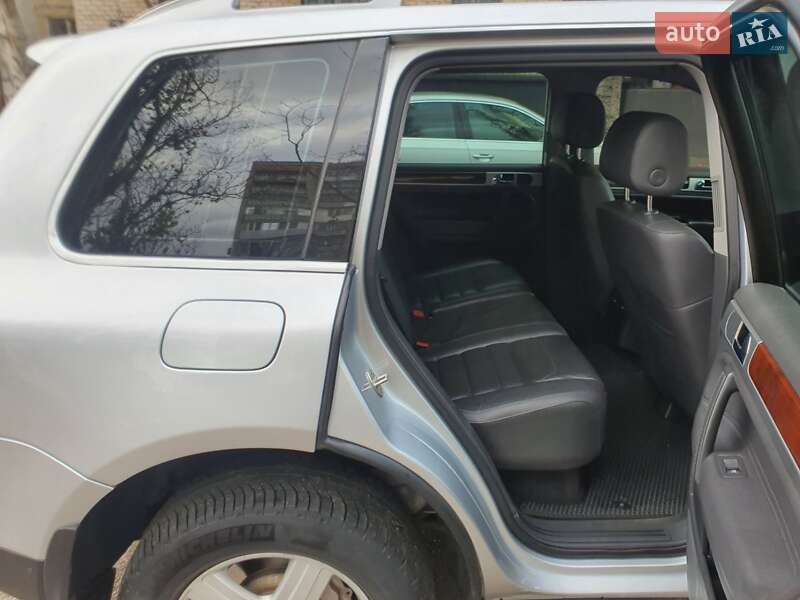 Внедорожник / Кроссовер Volkswagen Touareg 2008 в Николаеве