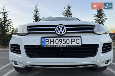 Позашляховик / Кросовер Volkswagen Touareg 2014 в 