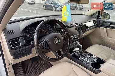 Позашляховик / Кросовер Volkswagen Touareg 2014 в 