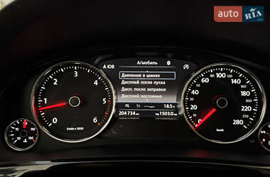 Позашляховик / Кросовер Volkswagen Touareg 2014 в 