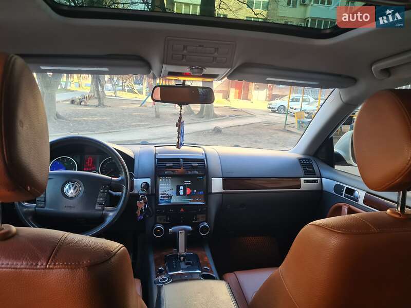 Позашляховик / Кросовер Volkswagen Touareg 2010 в Кам'янець-Подільському