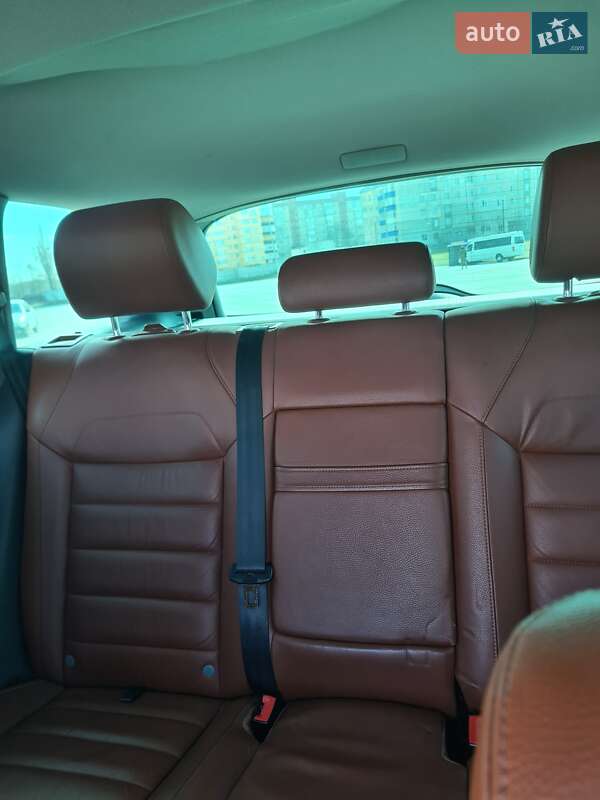 Позашляховик / Кросовер Volkswagen Touareg 2010 в Кам'янець-Подільському