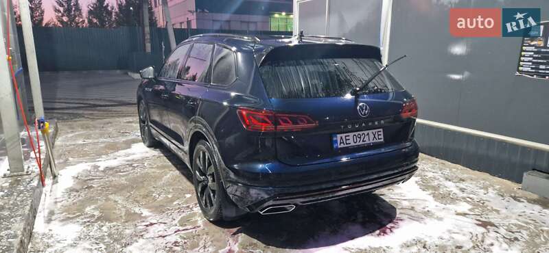 Позашляховик / Кросовер Volkswagen Touareg 2021 в Києві