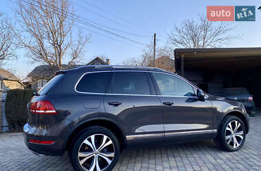 Позашляховик / Кросовер Volkswagen Touareg 2012 в Чернівцях