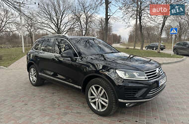 Внедорожник / Кроссовер Volkswagen Touareg 2015 в 