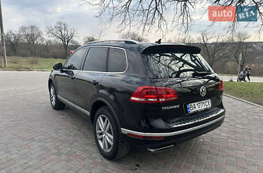 Внедорожник / Кроссовер Volkswagen Touareg 2015 в 