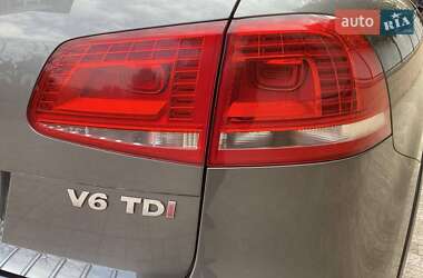 Внедорожник / Кроссовер Volkswagen Touareg 2013 в 
