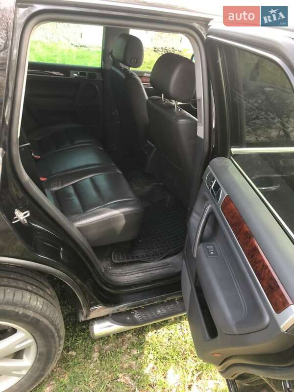 Внедорожник / Кроссовер Volkswagen Touareg 2006 в 
