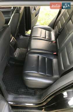 Внедорожник / Кроссовер Volkswagen Touareg 2006 в 