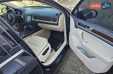 Позашляховик / Кросовер Volkswagen Touareg 2015 в 