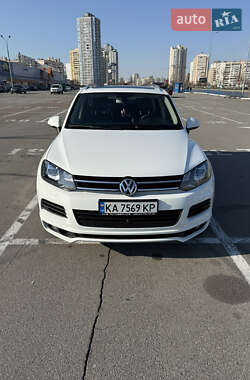 Внедорожник / Кроссовер Volkswagen Touareg 2012 в 