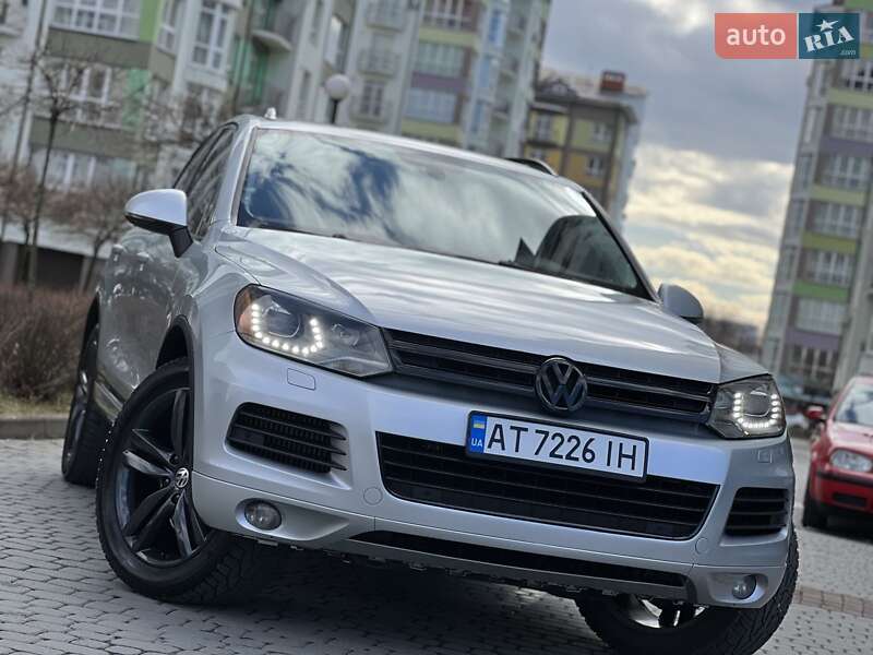 Позашляховик / Кросовер Volkswagen Touareg 2011 в Чернівцях