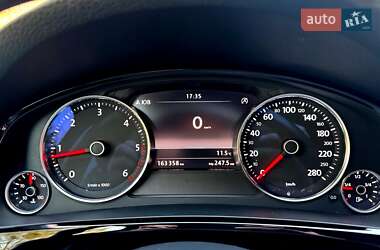 Внедорожник / Кроссовер Volkswagen Touareg 2015 в 