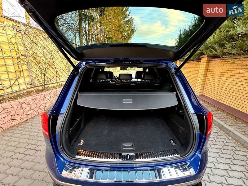 Внедорожник / Кроссовер Volkswagen Touareg 2015 в Хмельницком