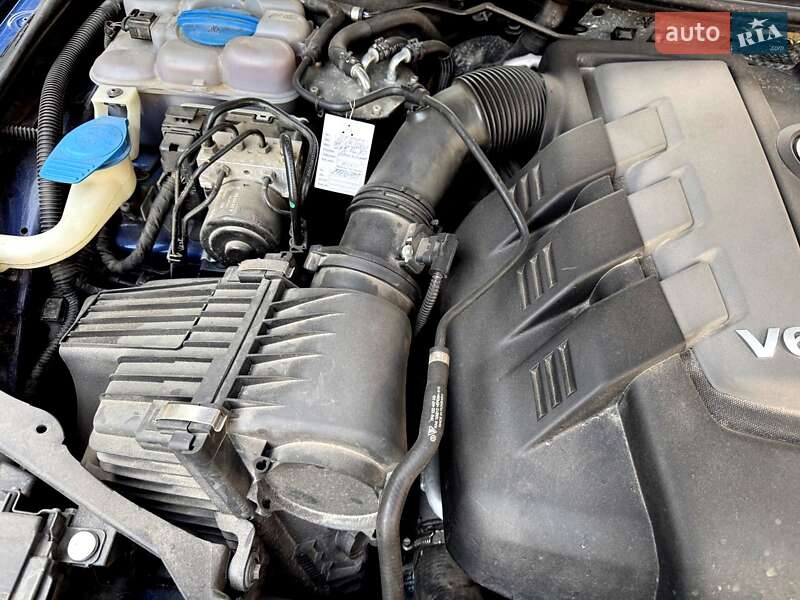 Внедорожник / Кроссовер Volkswagen Touareg 2015 в Хмельницком
