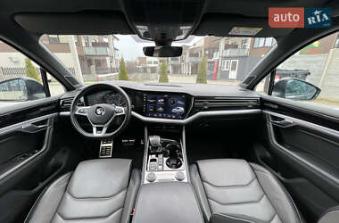Позашляховик / Кросовер Volkswagen Touareg 2019 в Рівному