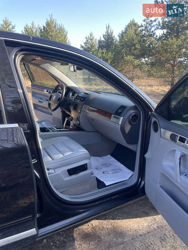 Позашляховик / Кросовер Volkswagen Touareg 2006 в Києві