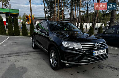 Внедорожник / Кроссовер Volkswagen Touareg 2015 в 