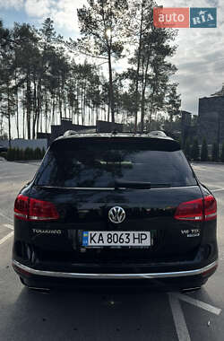 Внедорожник / Кроссовер Volkswagen Touareg 2015 в 
