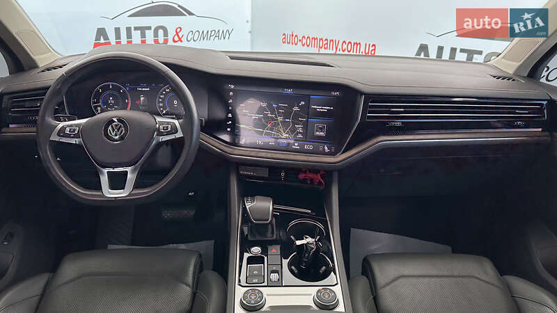 Позашляховик / Кросовер Volkswagen Touareg 2019 в Львові