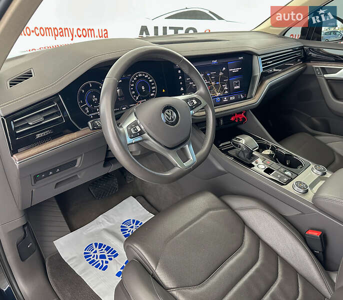 Позашляховик / Кросовер Volkswagen Touareg 2019 в Львові