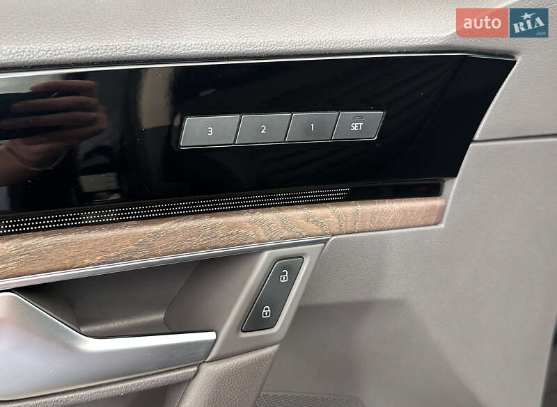 Позашляховик / Кросовер Volkswagen Touareg 2019 в Львові