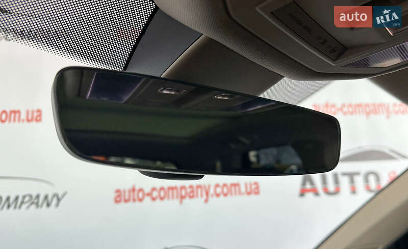 Позашляховик / Кросовер Volkswagen Touareg 2019 в Львові