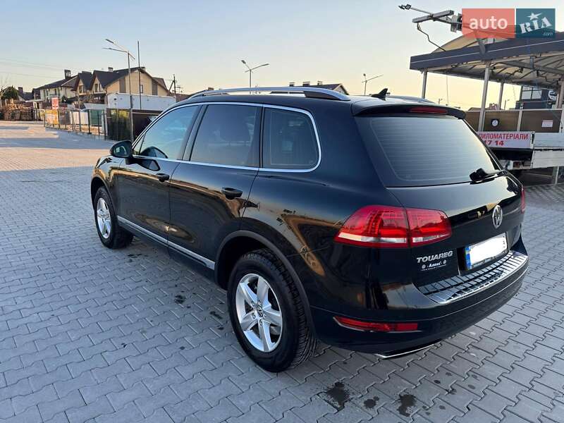 Внедорожник / Кроссовер Volkswagen Touareg 2013 в Львове