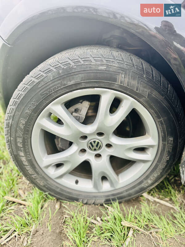 Позашляховик / Кросовер Volkswagen Touareg 2005 в Дніпрі