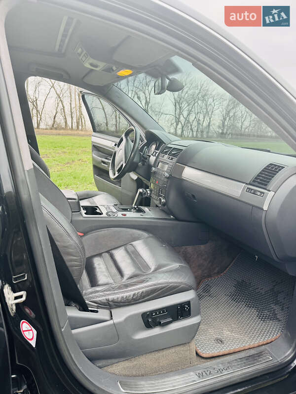 Позашляховик / Кросовер Volkswagen Touareg 2005 в Дніпрі