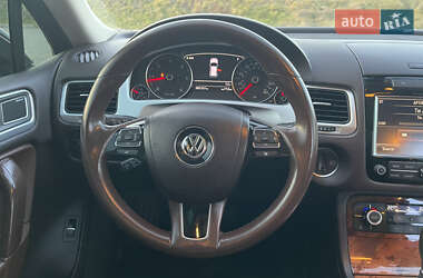 Внедорожник / Кроссовер Volkswagen Touareg 2011 в 