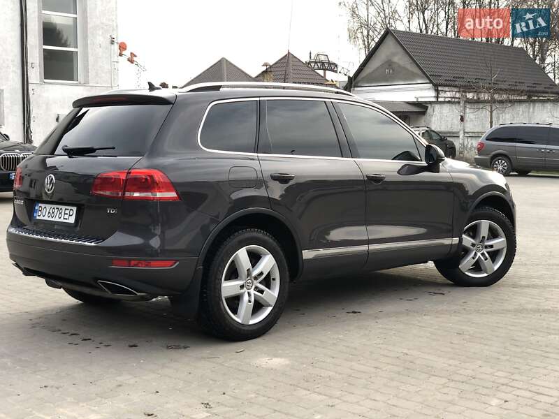 Внедорожник / Кроссовер Volkswagen Touareg 2011 в Теофиполе