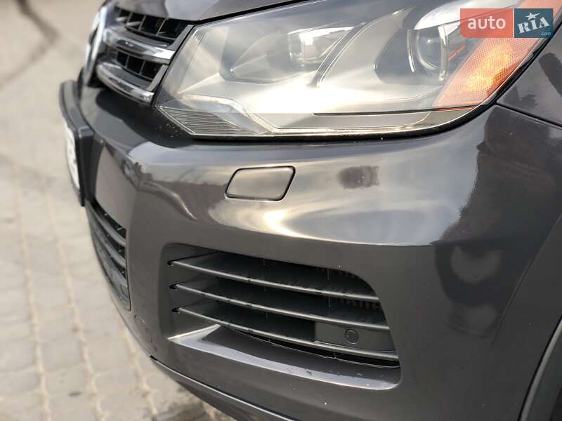 Внедорожник / Кроссовер Volkswagen Touareg 2011 в Теофиполе