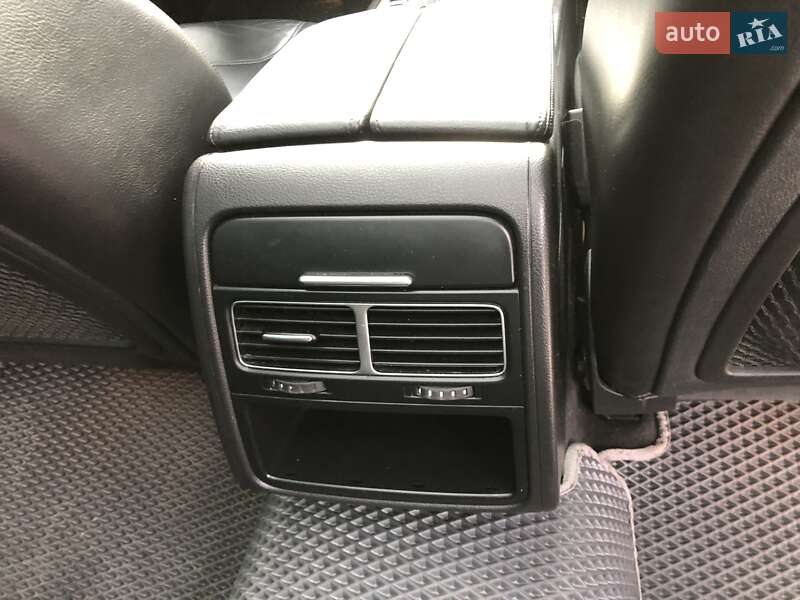Внедорожник / Кроссовер Volkswagen Touareg 2011 в Теофиполе