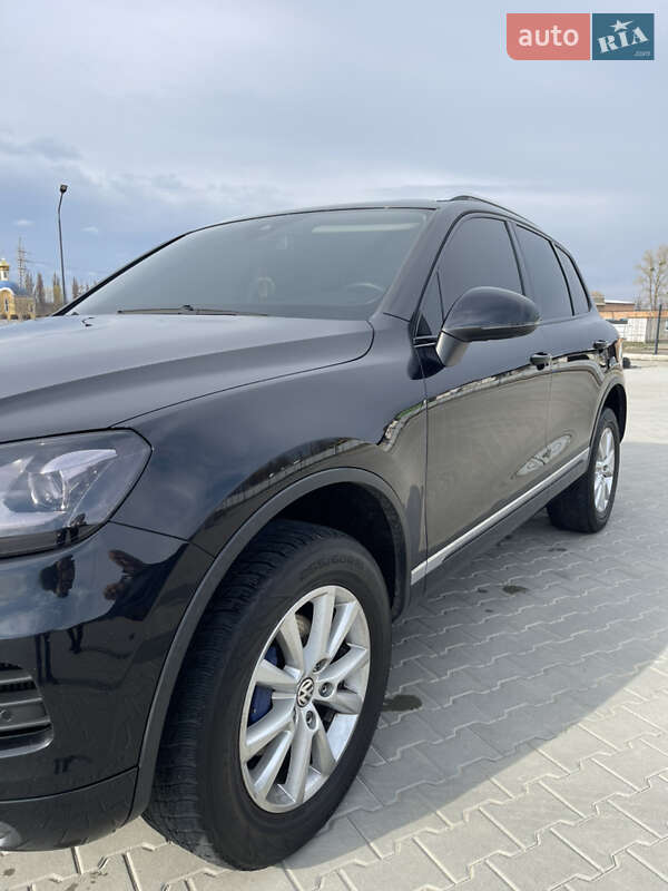 Внедорожник / Кроссовер Volkswagen Touareg 2010 в Виннице