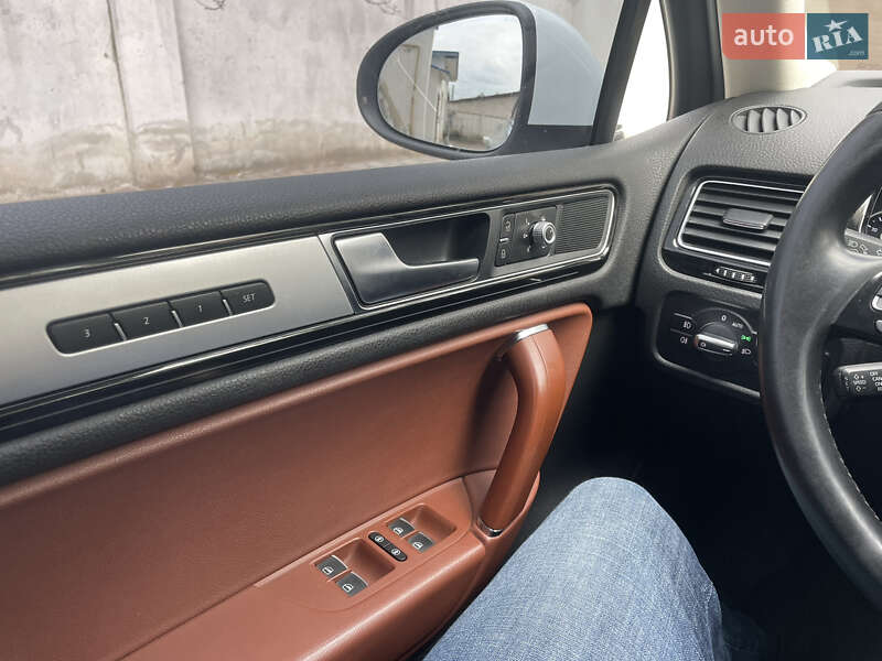 Внедорожник / Кроссовер Volkswagen Touareg 2018 в Ивано-Франковске