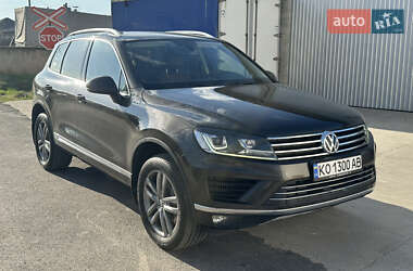 Позашляховик / Кросовер Volkswagen Touareg 2016 в Виноградові
