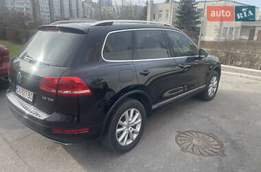 Внедорожник / Кроссовер Volkswagen Touareg 2012 в 