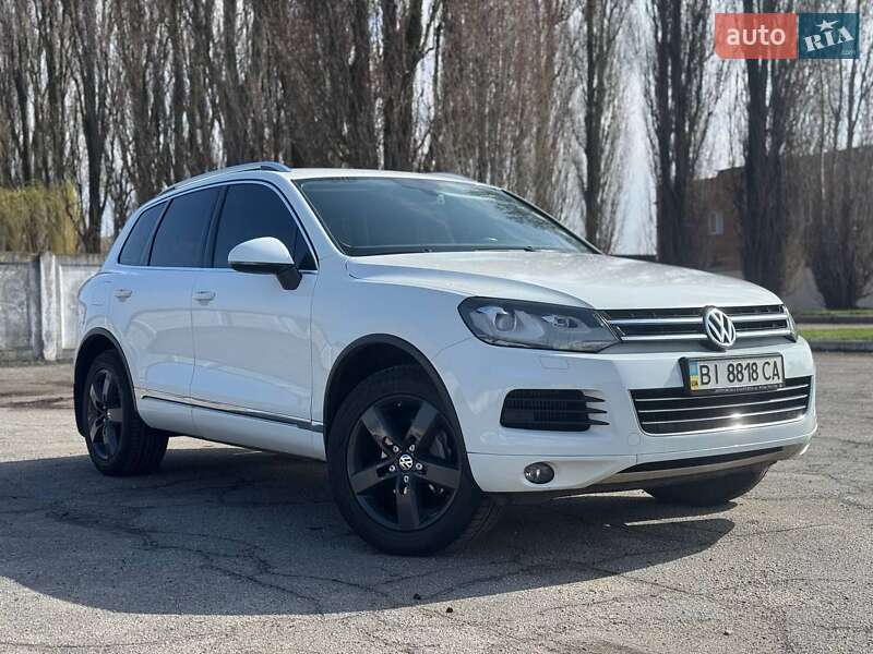 Позашляховик / Кросовер Volkswagen Touareg 2014 в Лубнах
