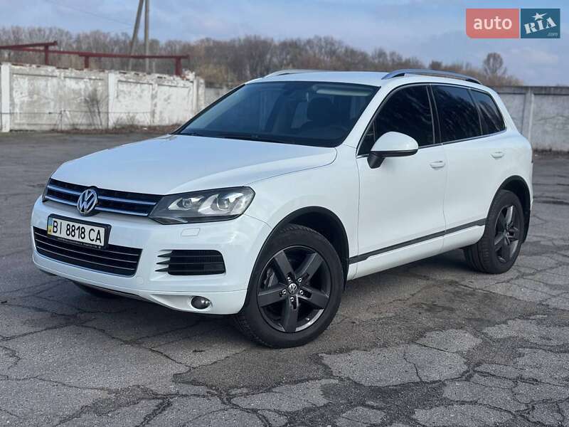 Позашляховик / Кросовер Volkswagen Touareg 2014 в Лубнах