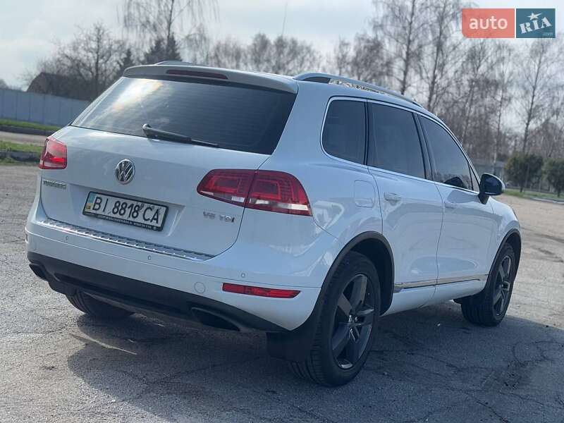 Позашляховик / Кросовер Volkswagen Touareg 2014 в Лубнах