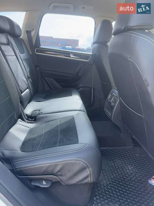 Позашляховик / Кросовер Volkswagen Touareg 2014 в Лубнах