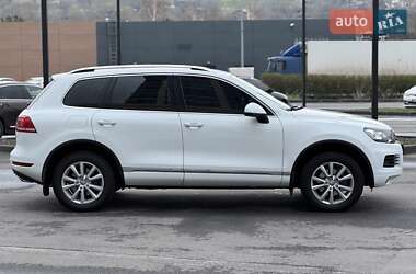 Внедорожник / Кроссовер Volkswagen Touareg 2013 в 