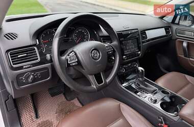 Внедорожник / Кроссовер Volkswagen Touareg 2013 в 