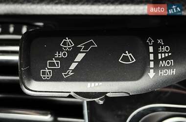Внедорожник / Кроссовер Volkswagen Touareg 2013 в 