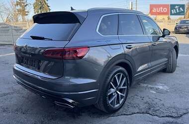 Внедорожник / Кроссовер Volkswagen Touareg 2022 в 