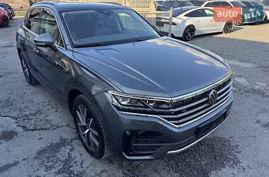 Внедорожник / Кроссовер Volkswagen Touareg 2022 в 